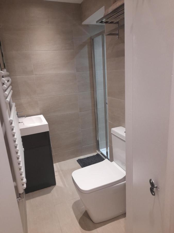 Lovely Home With Full En-Suite Double Bed Rooms Reading Exterior foto