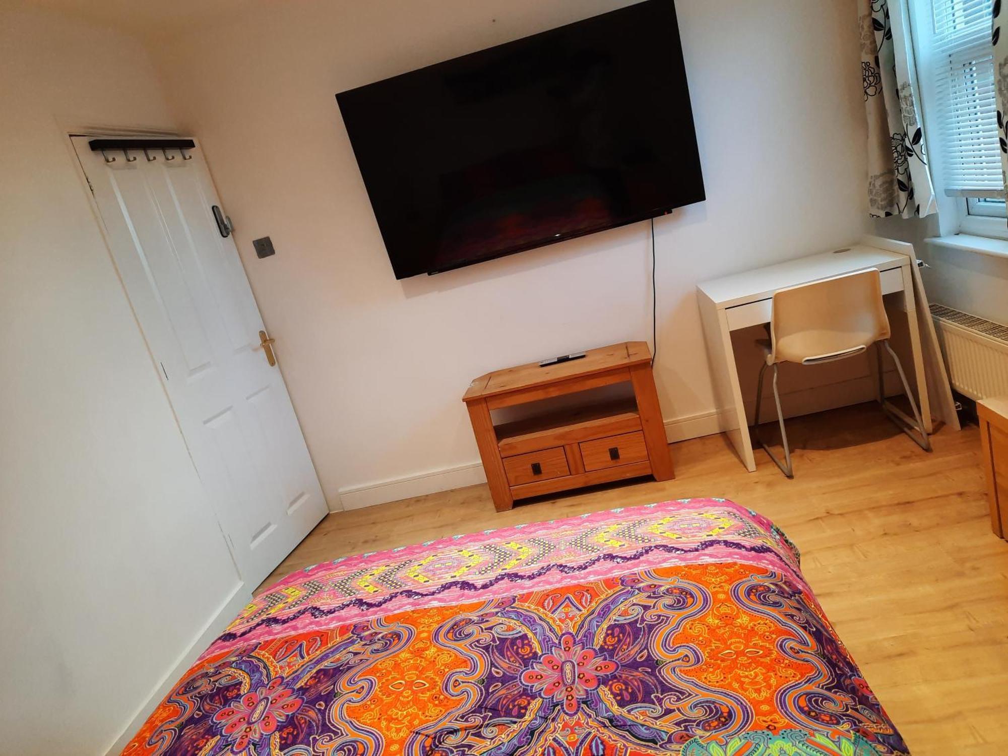 Lovely Home With Full En-Suite Double Bed Rooms Reading Exterior foto