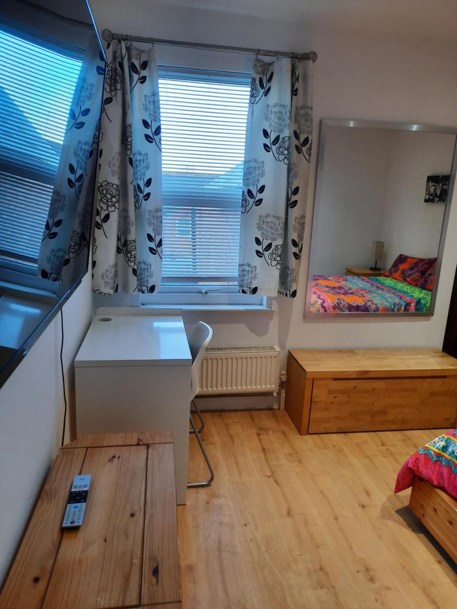 Lovely Home With Full En-Suite Double Bed Rooms Reading Exterior foto